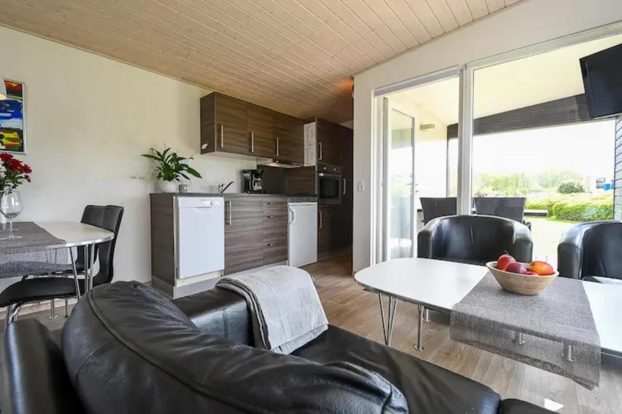 First Camp Skovlund Camping & Cottages Båring Esterno foto