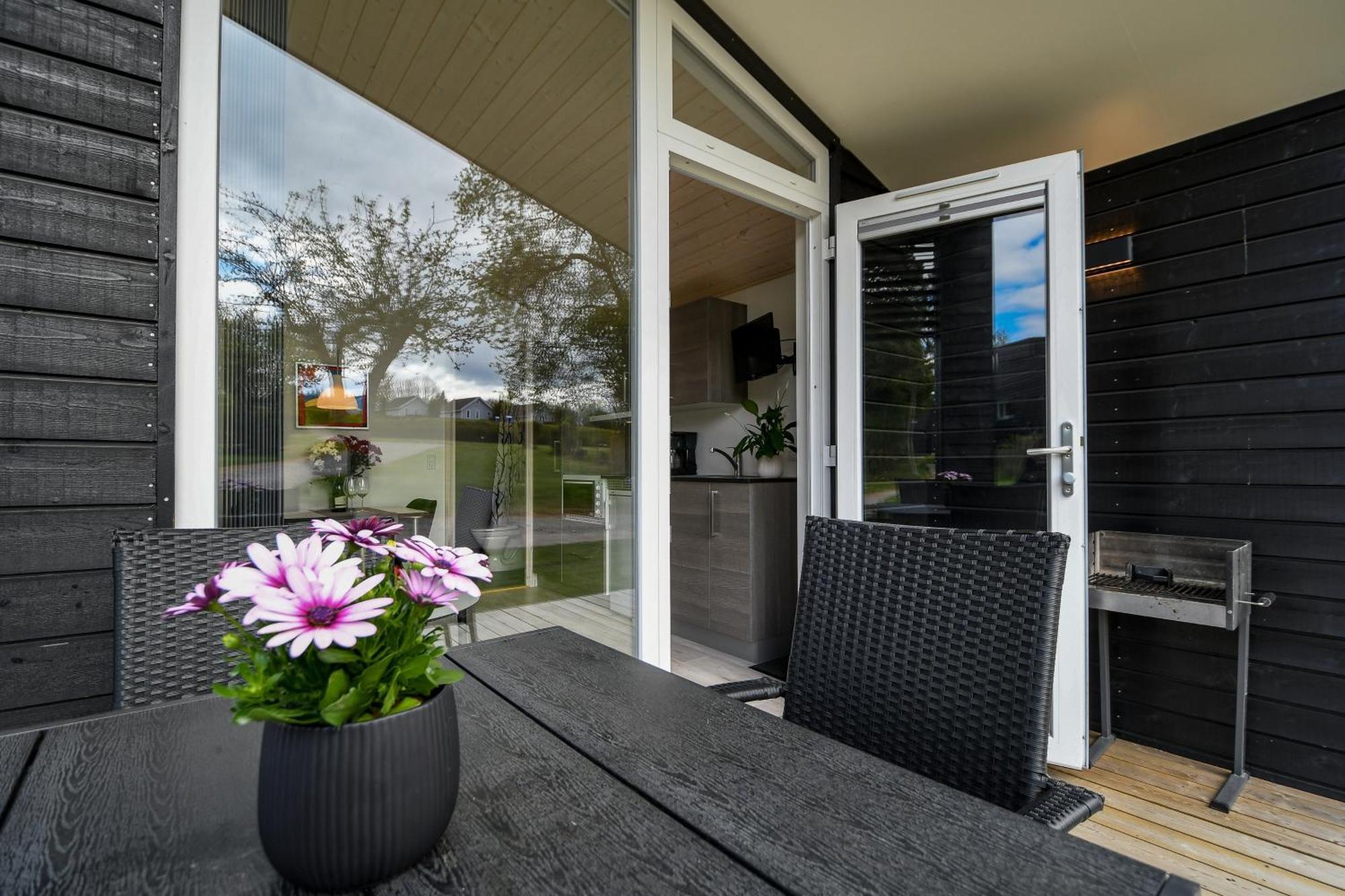 First Camp Skovlund Camping & Cottages Båring Esterno foto